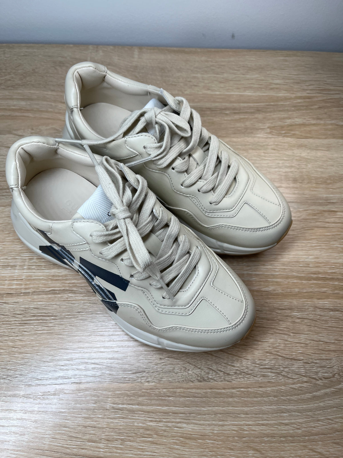 Pre-Owned GUCCI Rhython Beige Sneakers, 34