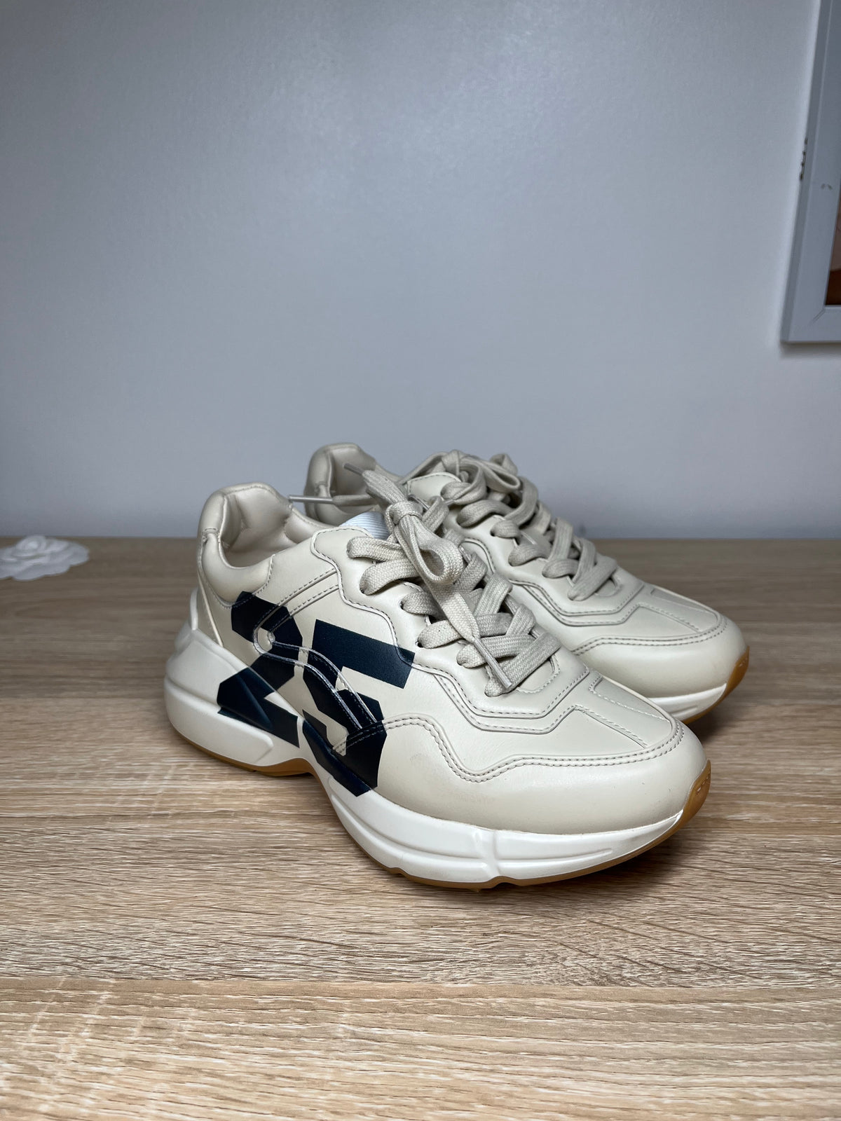 Pre-Owned GUCCI Rhython Beige Sneakers, 34