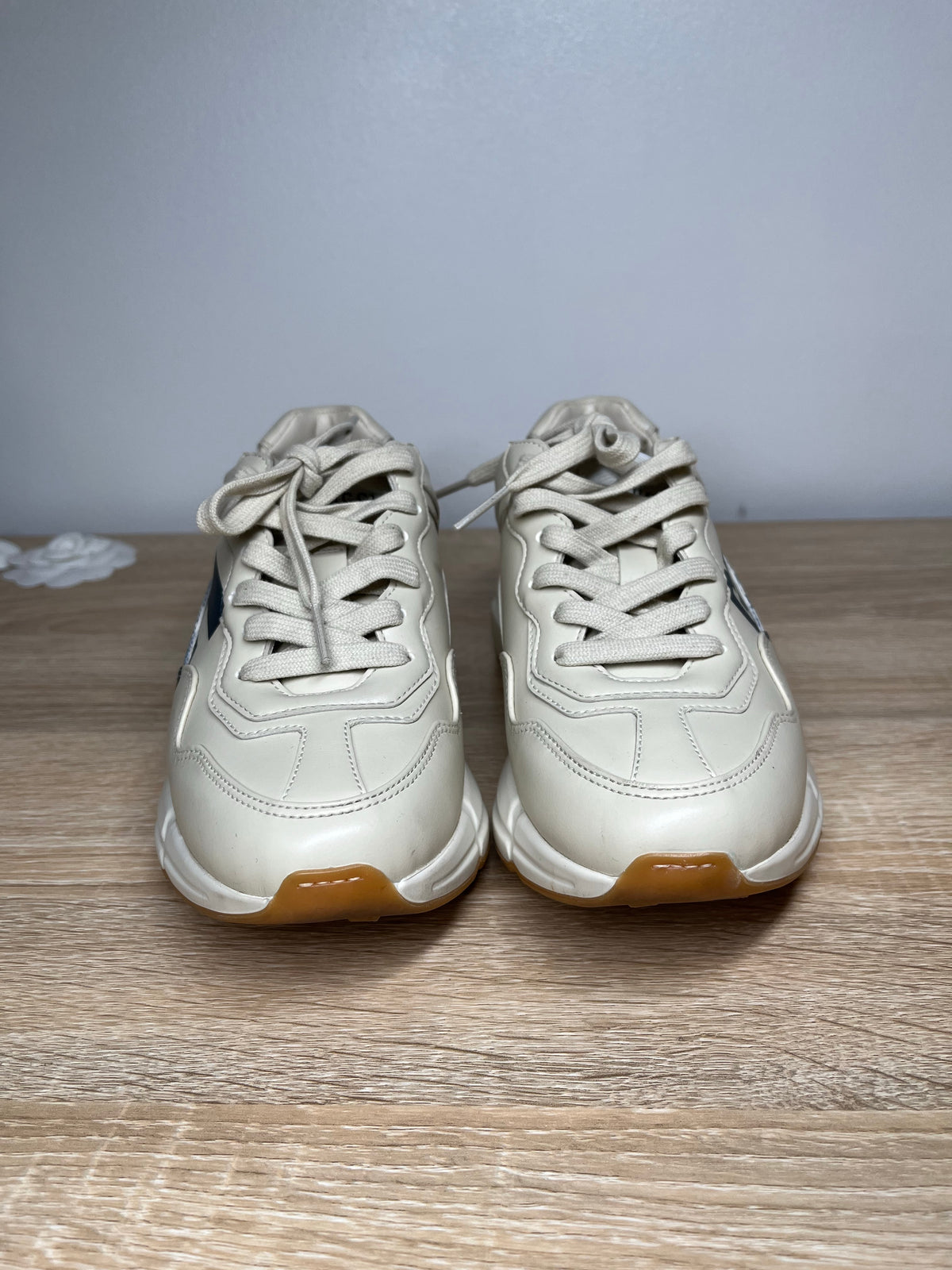 Pre-Owned GUCCI Rhython Beige Sneakers, 34
